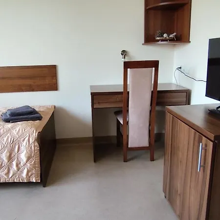 Dom Studencki Zbyszko Hostel *