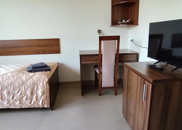 Dom Studencki Zbyszko Hostel *