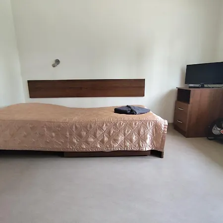 Dom Studencki Zbyszko Hostel *