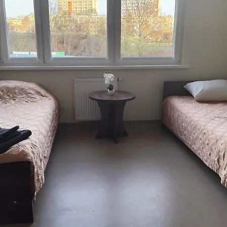 Dom Studencki Zbyszko Hostel *
