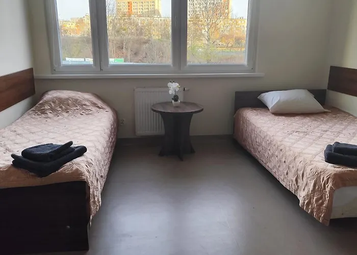Dom Studencki Zbyszko 호스텔 *